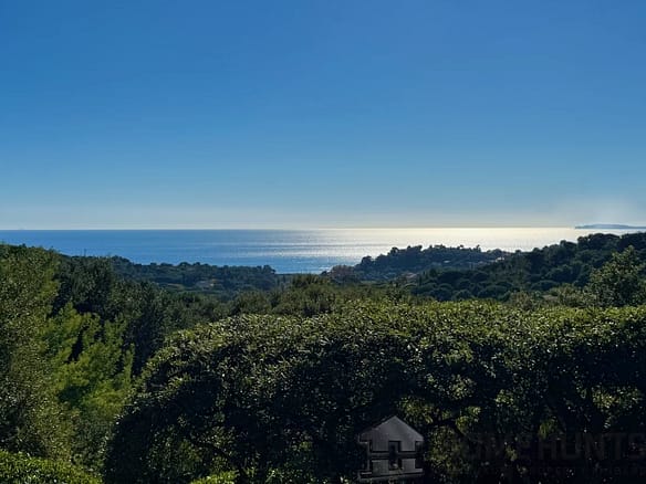 Villa/House For Sale in La Croix-valmer 3