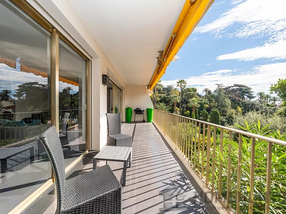 2 Bedroom Apartment in Cannes 7