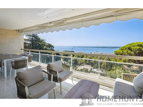 2 Bedroom Apartment in Cannes 32