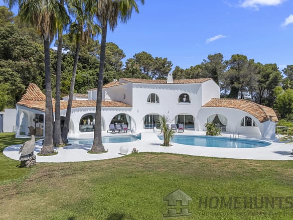 6 Bedroom Villa/House in Mougins 16