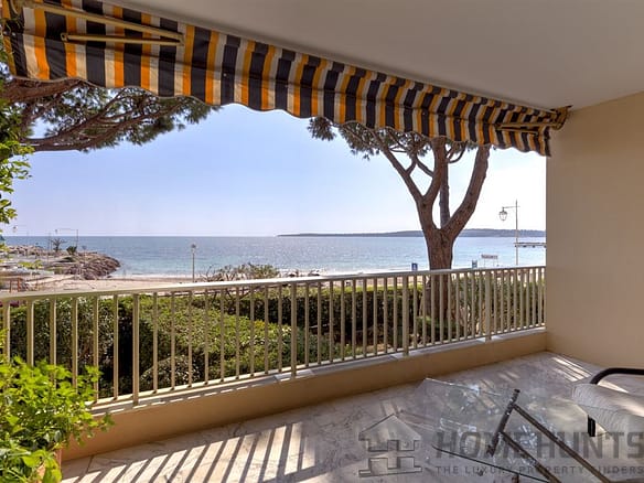 2 Bedroom Apartment in Cannes 9