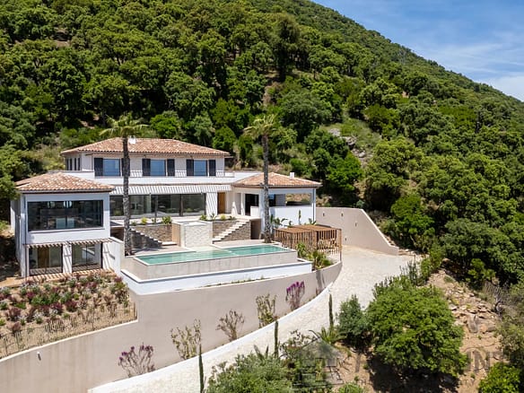 6 Bedroom Villa/House in Cavalaire Sur Mer 4