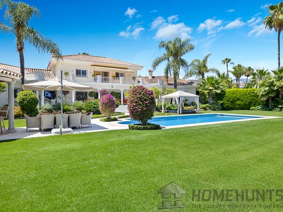 6 Bedroom Villa/House in Nueva Andalucía 26