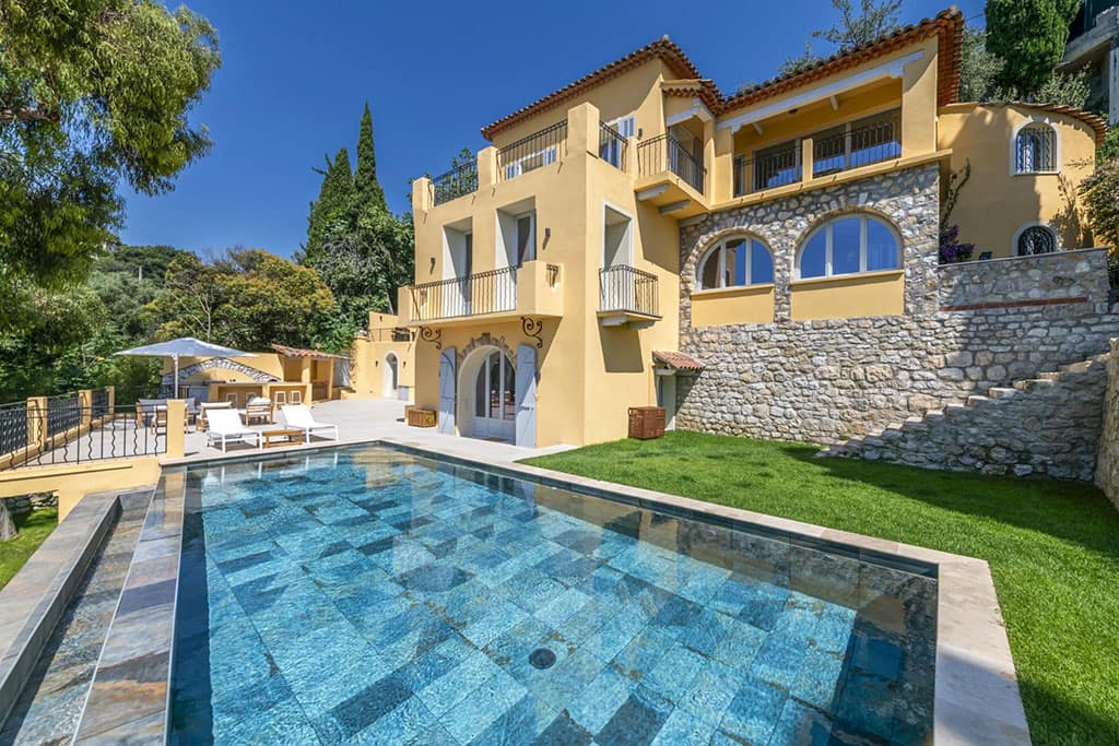 Property Buyer’s Guide to Villefranche-sur-Mer 4 villefranche-sur-mer-villa