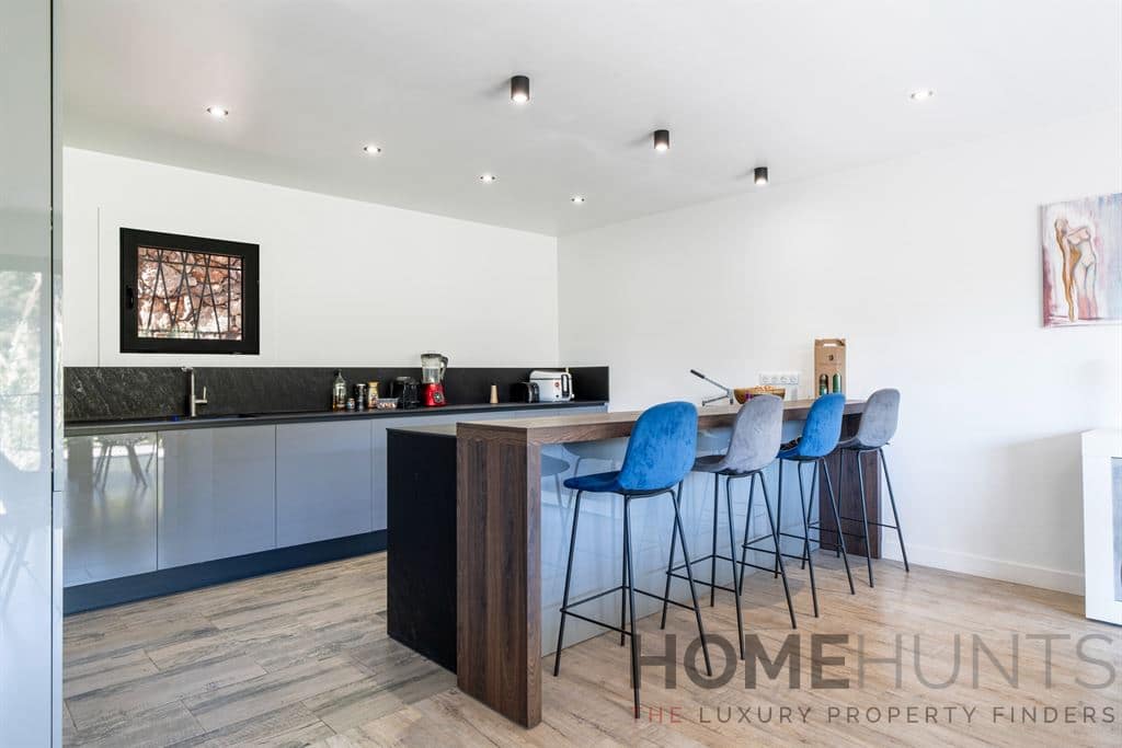 property_HH-15980446-10