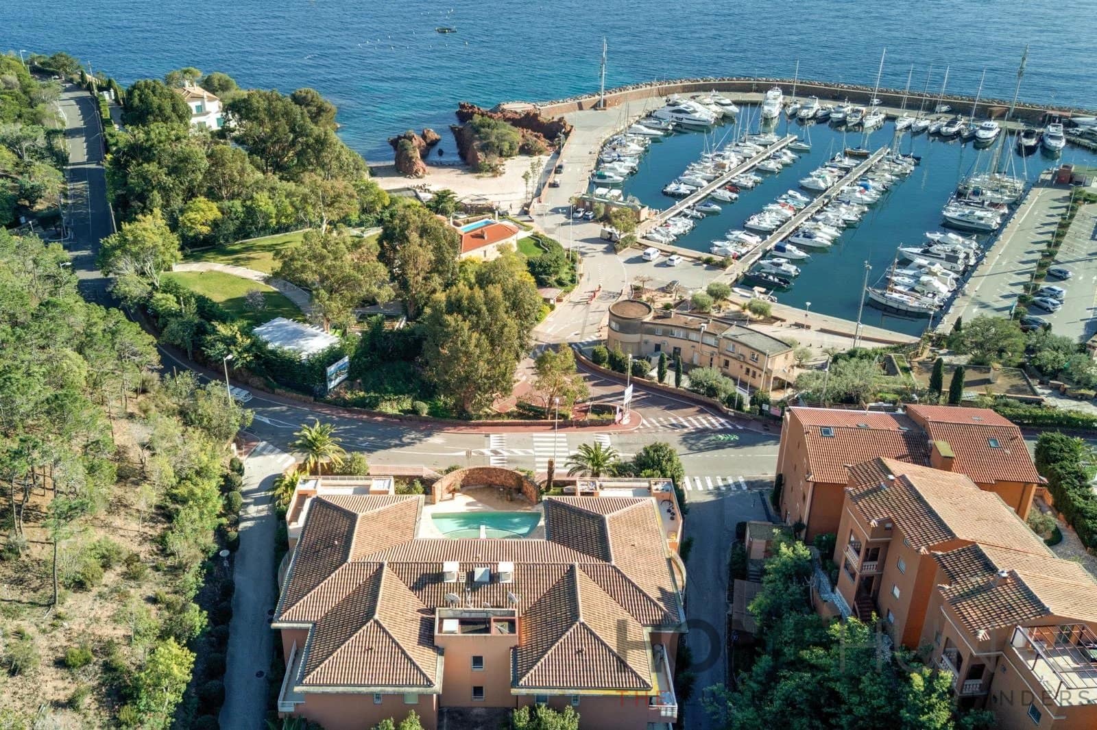 property_HH-15887084-11