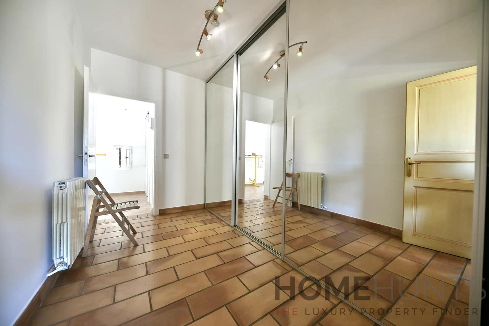 property_HH-15943901-10