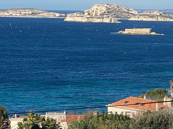 6 Bedroom Villa/House in Marseille 9