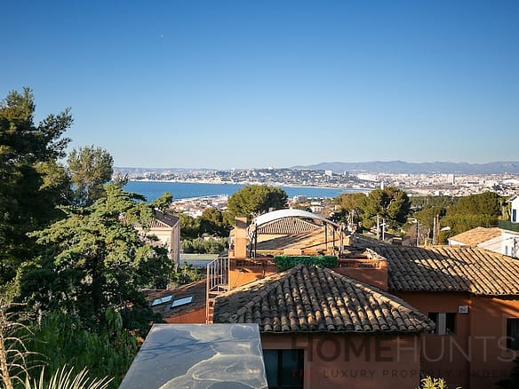 3 Bedroom Villa/House in Marseille 5