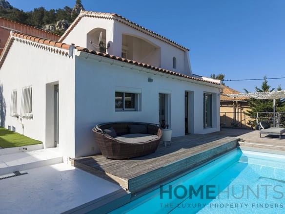 4 Bedroom Villa/House in Marseille 3