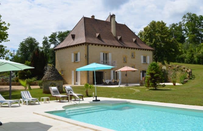 Lifting the curtains on Dordogne’s hottest properties 3 HH-8384685-1