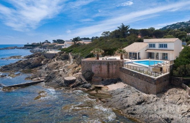 5 Amazing Luxury Houses For Sale in France by the Sea 6 HH-10518175-1