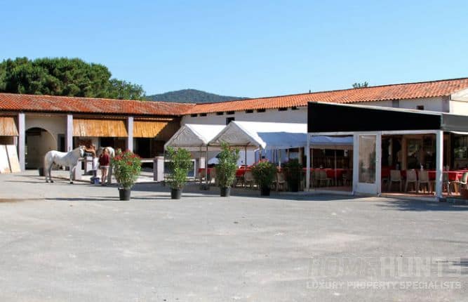 Five Must-See Equestrian Properties For Sale in France 3 Five Must-See Equestrian Properties For Sale in France 3
