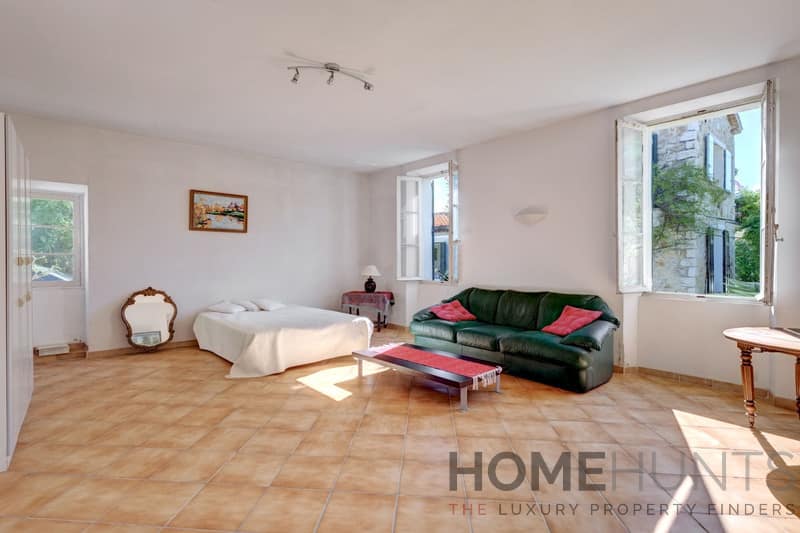 property_HH-15917701-10