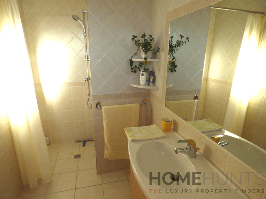 property_HH-15674772-24