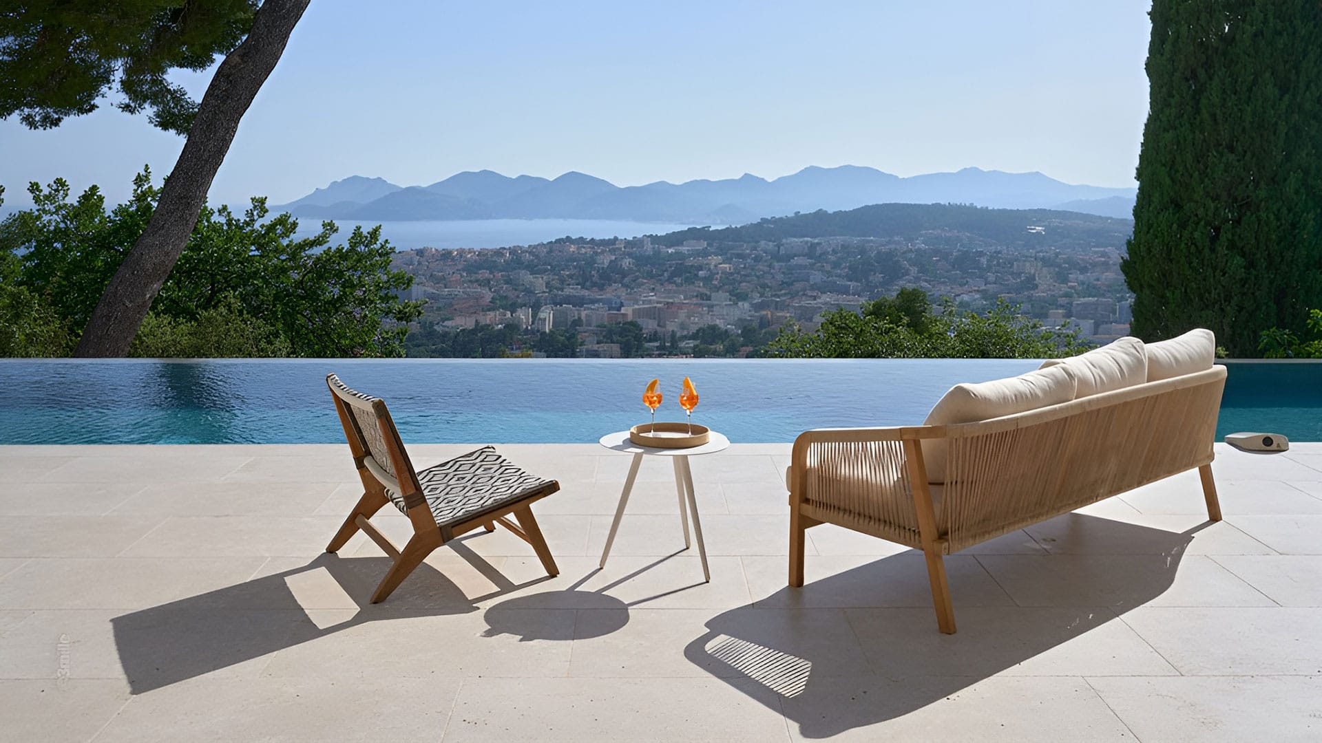 Cannes villa with stunning views