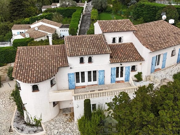 4 Bedroom Villa/House in Vence 12