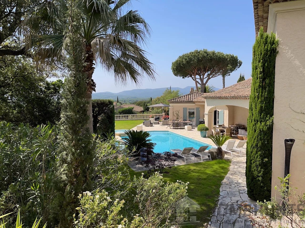 Villa/House For Sale in Beauvallon Grimaud HH14979665