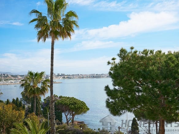 2 Bedroom Apartment in Cannes 34