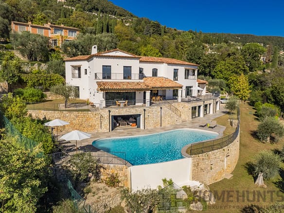 5 Bedroom Villa/House in Chateauneuf Grasse 24