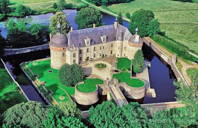 5 Must See Luxury Chateaux in Poitou Charentes (And They Are All For Sale) 5