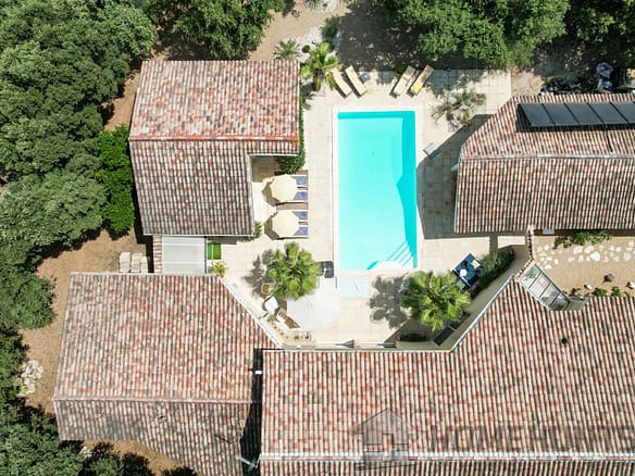 5 Bedroom Villa/House in Uzes 6
