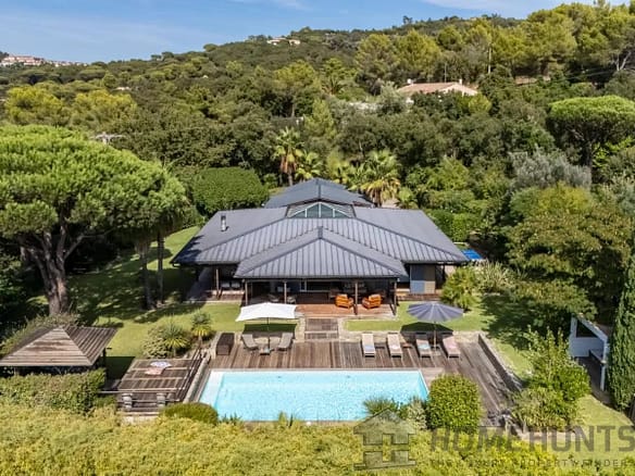 4 Bedroom Villa/House in La Croix Valmer 22