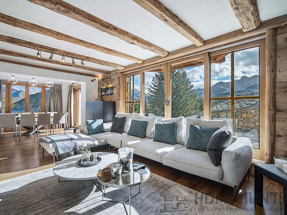 5 Bedroom Chalet in Courchevel 32