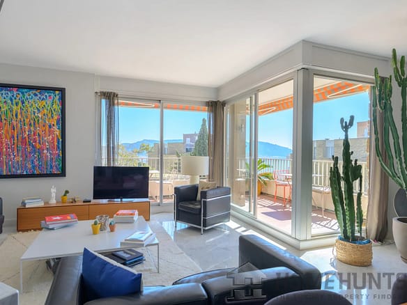 3 Bedroom Apartment in Marseille 16