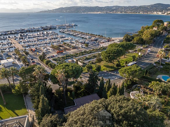 7 Bedroom Villa/House in Cap D Antibes 8