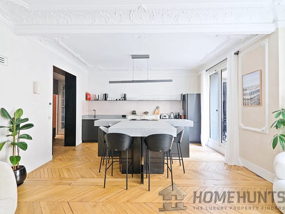 3 Bedroom Apartment in Paris 4th (Marais – Place des Vosges – Ile St Louis) 2