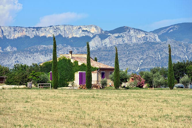 Home Hunts releases luxury property insights report INSIDE FRANCE 6 Property prices can be reduced by at least €50,000 as a result of favourable exchange rates