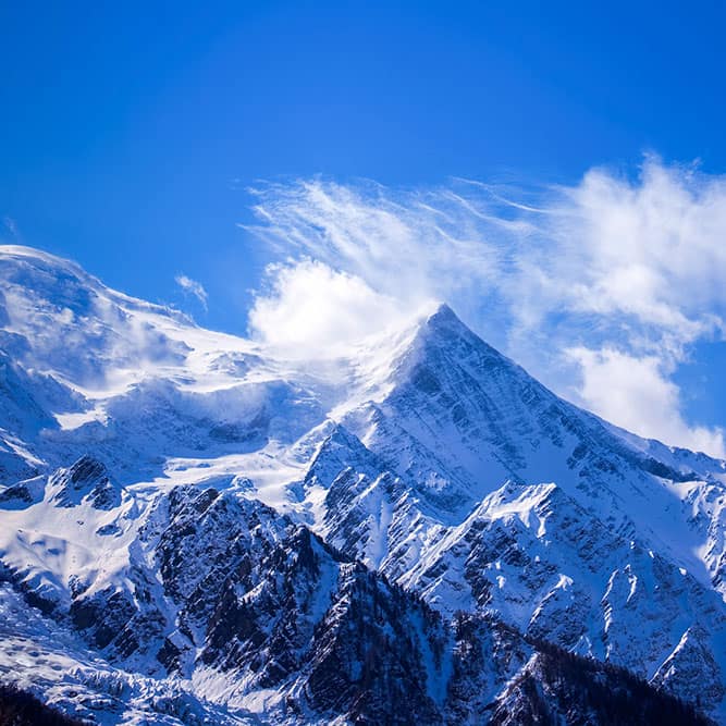 7 of the Best Luxury Ski Resorts in France and Switzerland 4 7 of the Best Luxury Ski Resorts in France and Switzerland 3