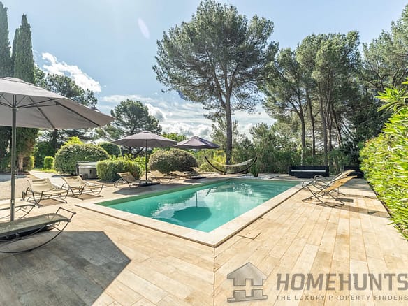 11 Bedroom Hotels/gites in Puget 6