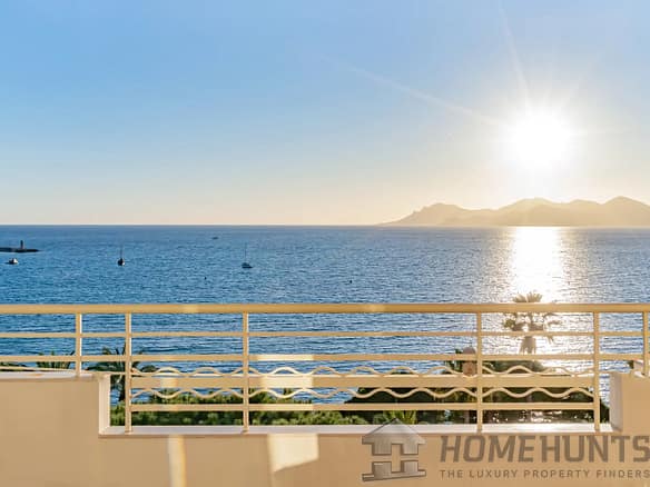 4 Bedroom Apartment in Cannes 3