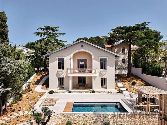 Villa/House For Sale in St Raphael 6