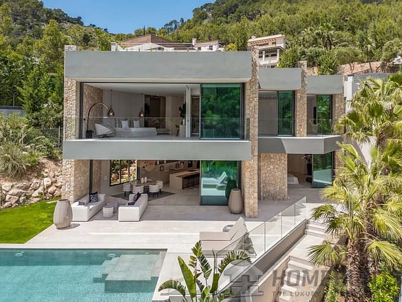 4 Bedroom Villa/House in Son Vida 3