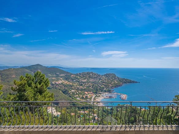 6 Bedroom Villa/House in Theoule Sur Mer 6
