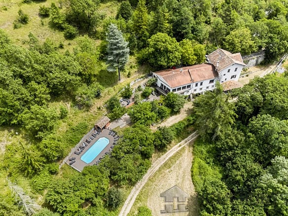 16 Bedroom Villa/House in Greolieres 3
