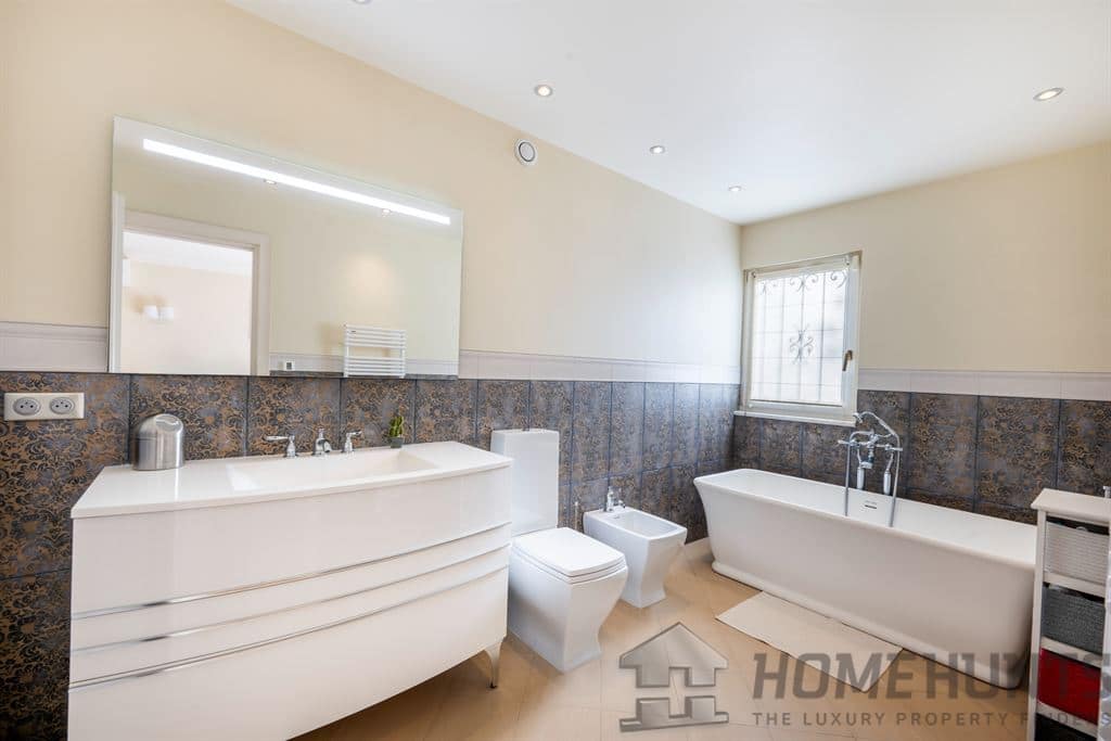 property_HH-15987896-17