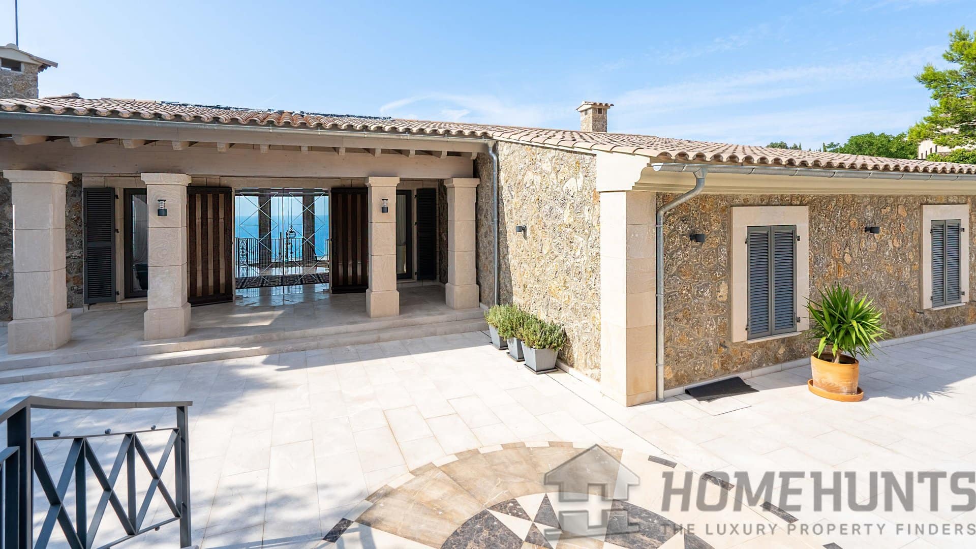 Villa/House For Sale in Valldemossa HH14172398