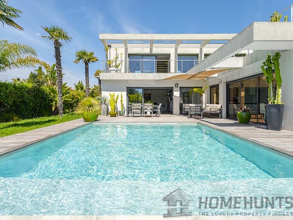 Villa/House For Sale in Sanary Sur Mer 22