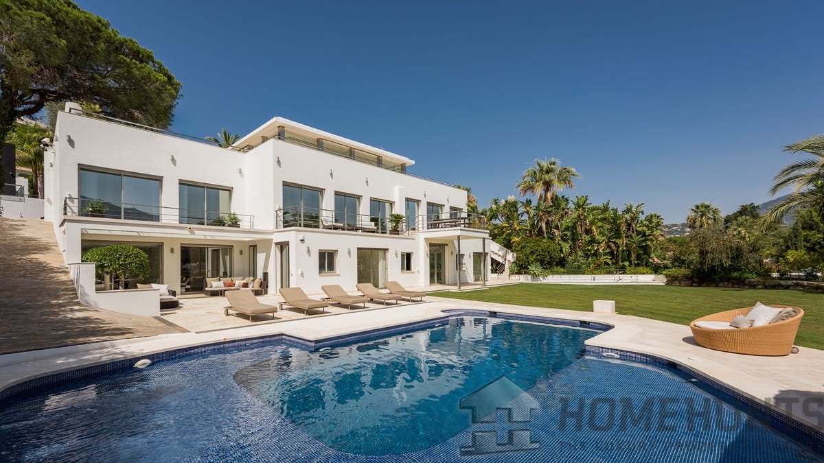 7 Bedroom Villa/House in Nueva Andalucía 10