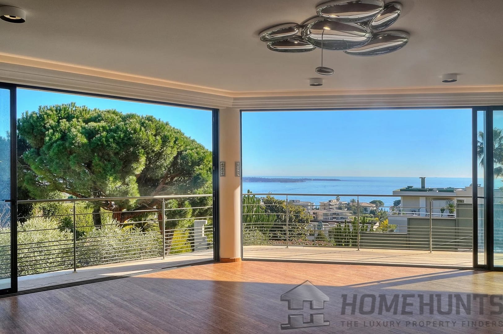 4 Bedroom Villa/House in Cannes 6