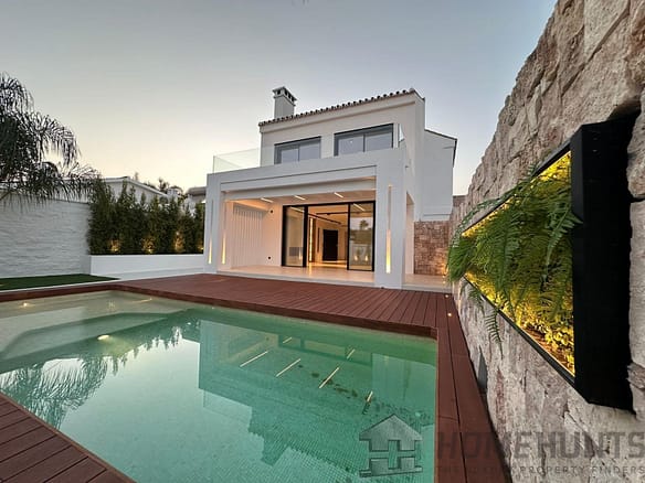 5 Bedroom Villa/House in Estepona 3