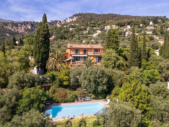 Villa/House For Sale in Grasse 4