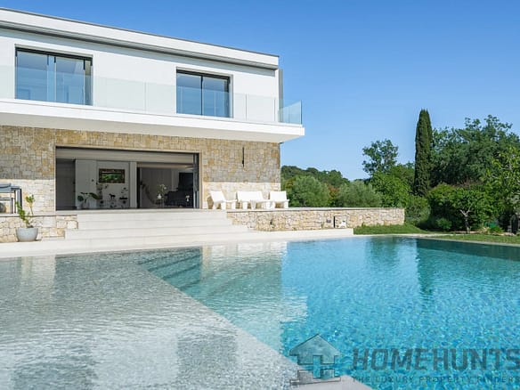 Villa/House For Sale in Valbonne 3