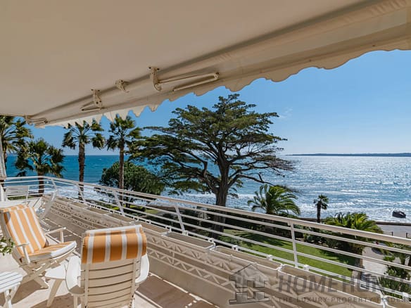 2 Bedroom Apartment in Cannes 18