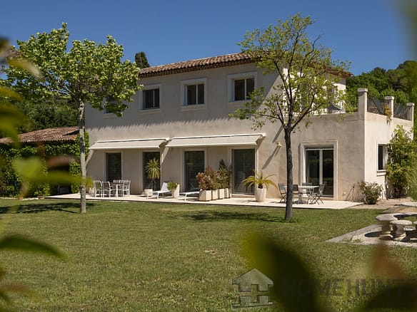 3 Bedroom Villa/House in Grasse 14