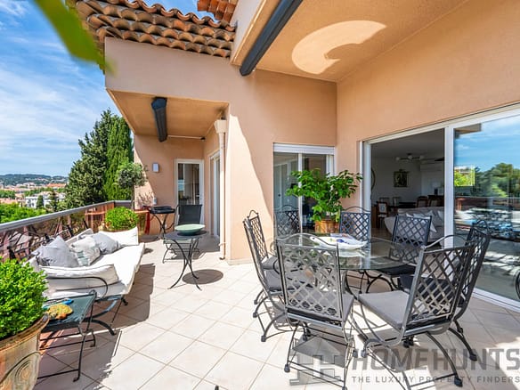 2 Bedroom Apartment in Aix En Provence 18